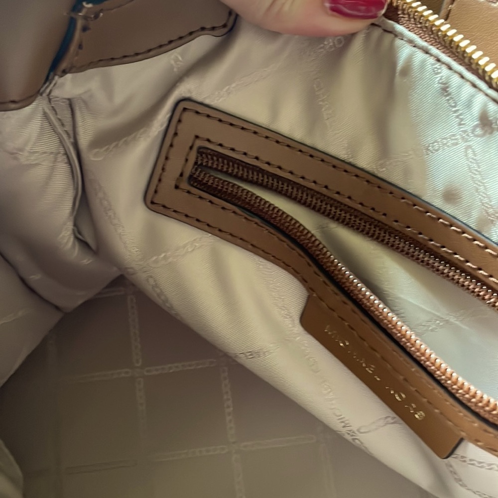 NWOT Michael Kors‎ Savannah leather medium satchel - Picture 4 of 8